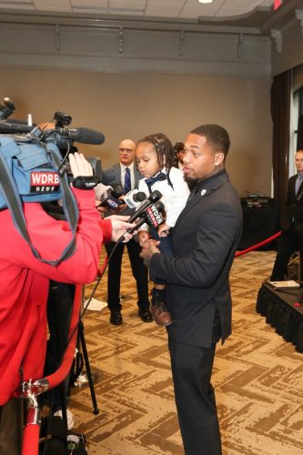 PaulHornungAwards03042020-34